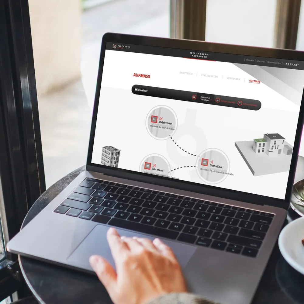 A laptop showing the site measurement page with the process in three steps