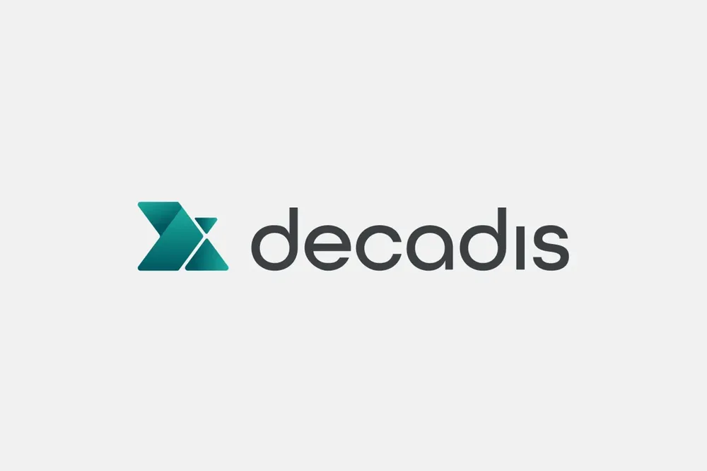 The symbol and the “decadis” wordmark side by side on light gray